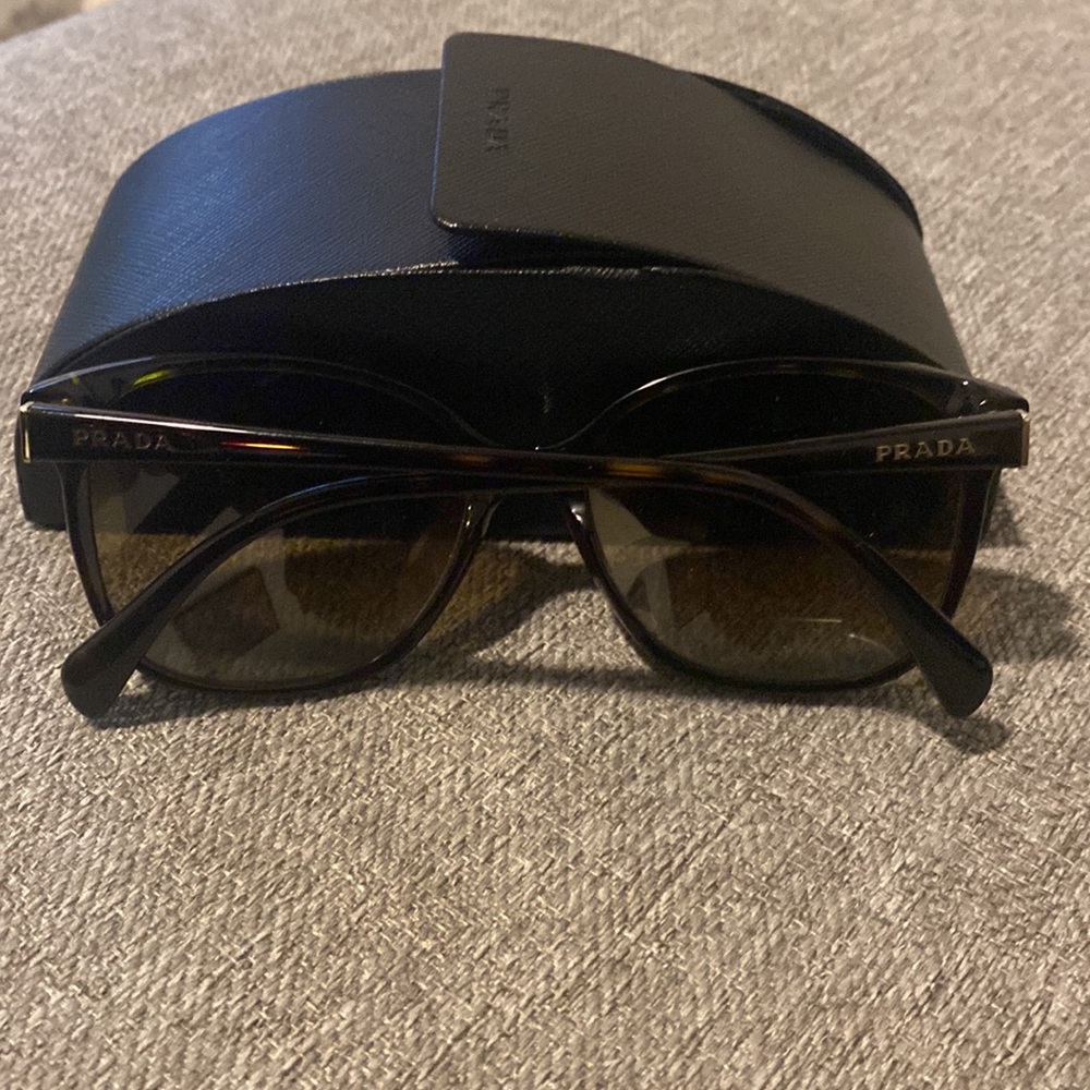 Prada sunglasses - Picture 2 of 3